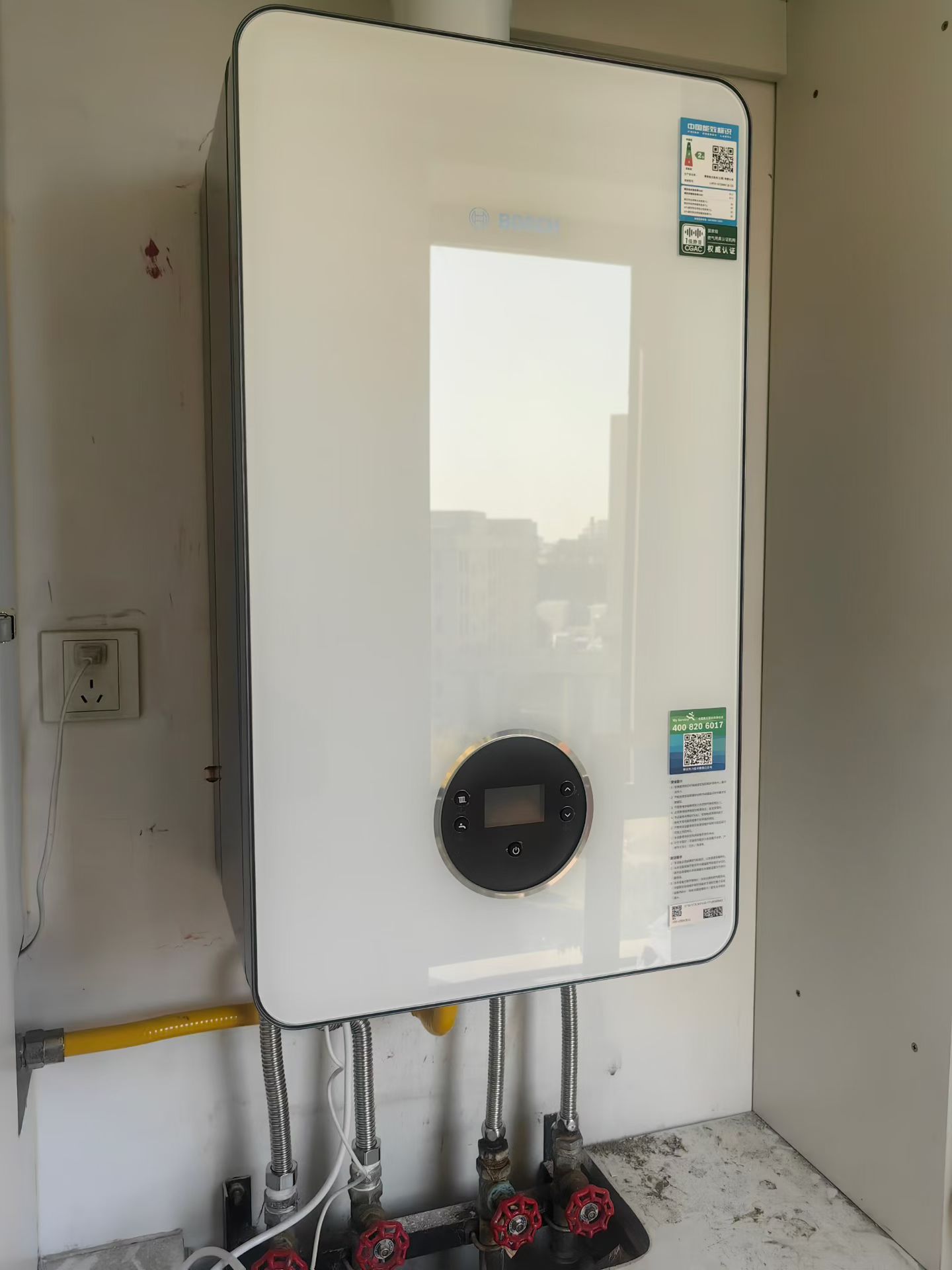 丰台区程庄路和风四季博世G7200镜面版壁挂炉安装案例